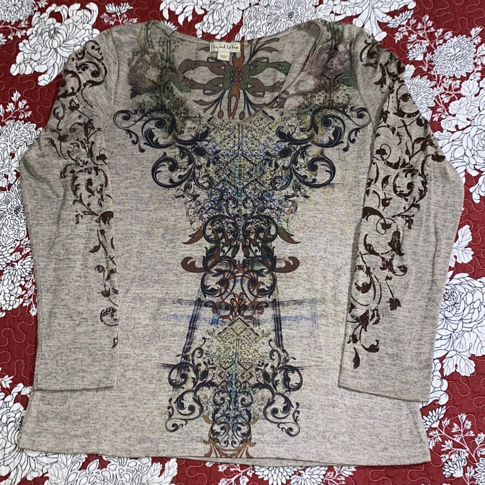 Women’s live and let live top.  Sz L